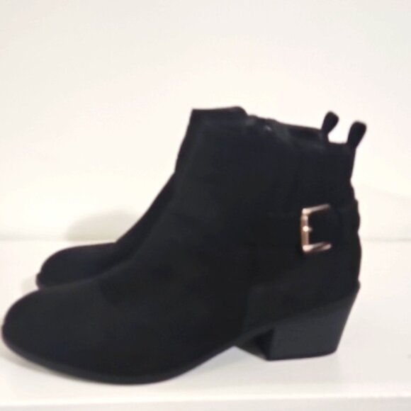 Forever,Chic Black Ankle Booties - Picture 4 of 11